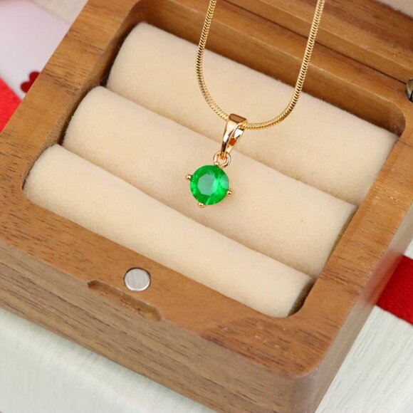"Elegant Green Round Pendant in Gold Plating Minimal Charm, XPPT1831 - Picture 8 of 13